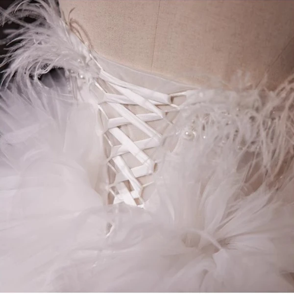 Fashion White Tassel Cascading Ruffles Wedding Dresses 2023 Ball Gown Strapless Pearl Sleeveless Backless Court Train Wedding