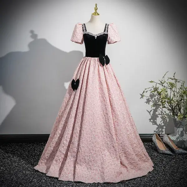 Eleganckie Rumieniąc Różowy Rhinestone Kokarda Sukienki Na Bal 2025 Suknia Balowa Kwadratowy Dekolt Kótkie Rękawy Bez Pleców Długie Bal Sukienki Wizytowe