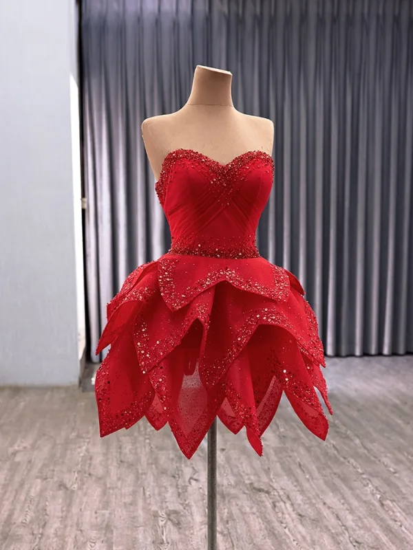 Fancy Slående Gripende Ruffles Beading Paljetter Rød Brudekjoler 2025 Ballkjole Avtakbar Kjæreste Uten Ermer Ryggløse Feie Tog Bryllup