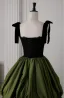 Vintage / Originale Vert Foncé Volants en Cascade Robe De Bal 2025 Robe Boule Encolure Carrée Sans Manches Dos Nu Train De Balayage Robe De Ceremonie