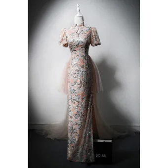 Vintage Kinesisk Stil Rødmende Rosa Beading Paljetter Cheongsam Selskapskjoler 2024 Trompet Havfrue Høy Hals Korte Ermer Ryggløse Feie Tog Fendue Devant Formelle Kjoler