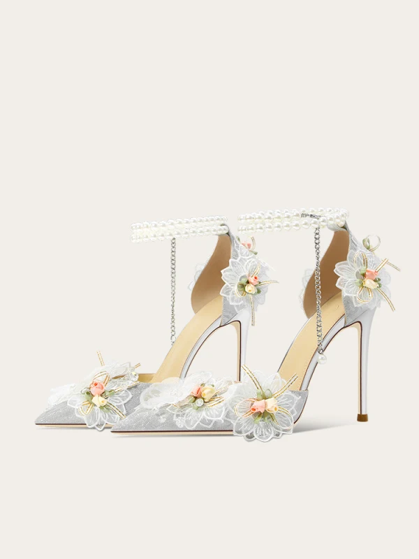 Charmant Argenté En Dentelle Fleur Appliques Chaussure De Mariée 2023 Cuir Perle Bride Cheville 10 cm Talons Aiguilles À Bout Pointu La Mariée Chaussure De Mariée