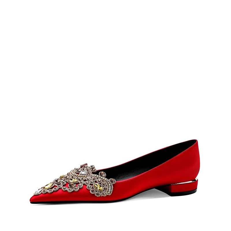 Chinese Style Red Satin Rhinestone Wedding Shoes 2024 Low Heel Pointed Toe Wedding Pumps