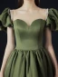 Vintage / Retro Olive Green Prom Dresses 2021 A-Line / Princess Short Sleeve Scoop Neck Crossed Straps Beading Pearl Ruffle Satin Floor-Length / Long Formal Dresses