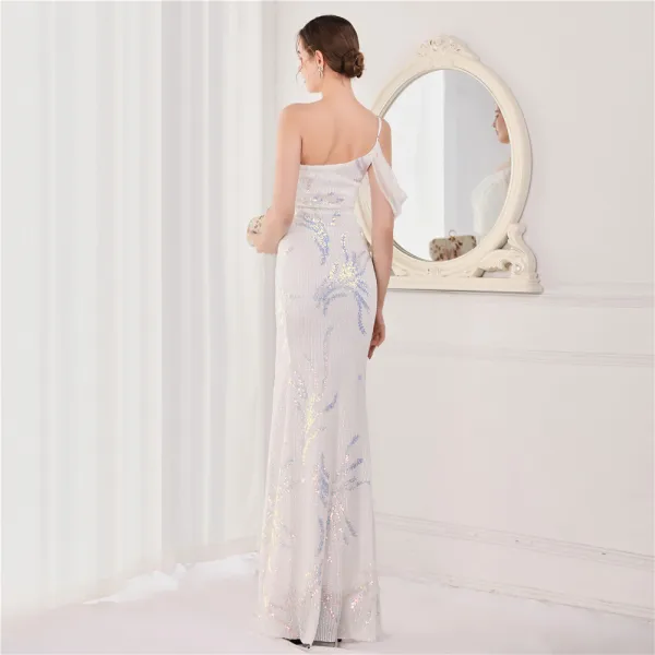 Sexy Blanche Paillettes Fendue devant Robe De Soirée 2022 Trompette / Sirène Une épaule Sans Manches Dos Nu Longue Soirée Robe De Ceremonie