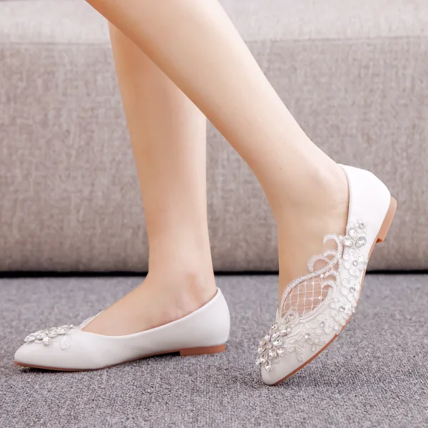Proste / Simple Białe Rhinestone Z Koronki Kwiat Płaskie Buty Ślubne 2023 Szpiczaste Buty Ślubne