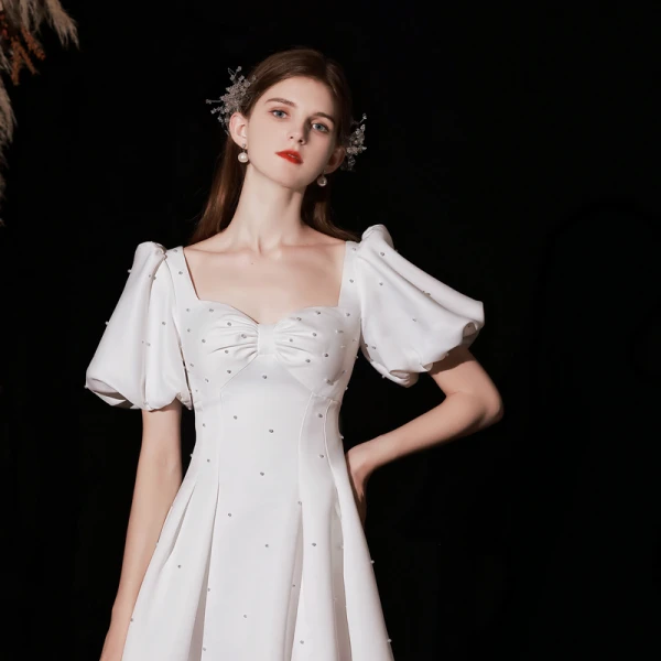 Modest / Simple Ivory Pearl Satin Prom Dresses 2022 A-Line / Princess Square Neckline Puffy Short Sleeve Floor-Length / Long Formal Dresses