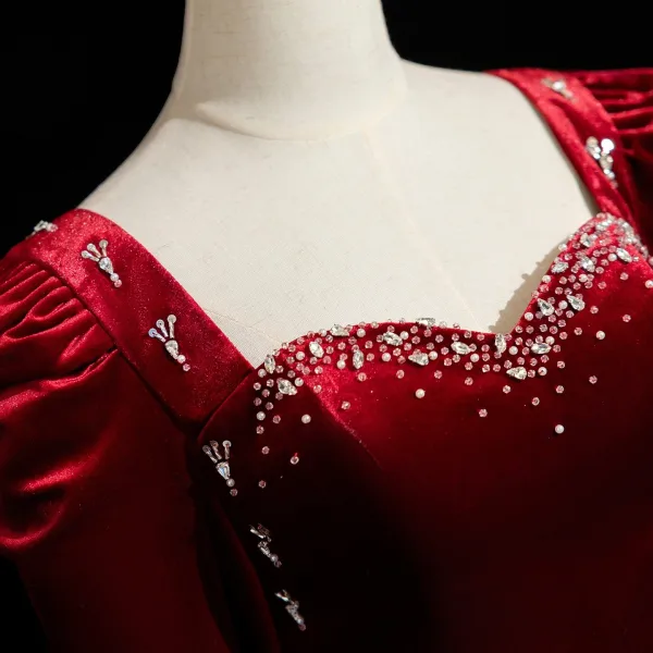 Vintage / Retro Burgundy Rhinestone Velvet Prom Dresses 2025 Trumpet / Mermaid Spaghetti Straps Long Sleeve Backless Sweep Train Formal Dresses