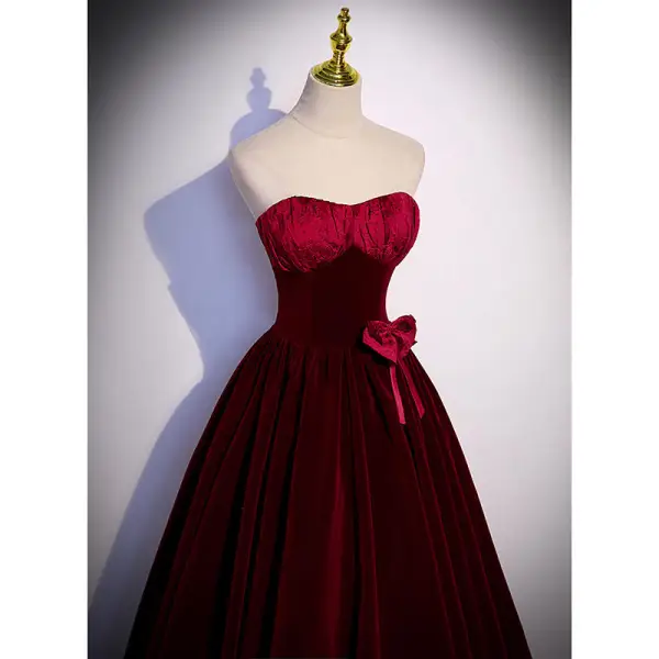 Elegant Burgundy Suede Prom Dresses 2022 A-Line / Princess Strapless Sleeveless Backless Bow Floor-Length / Long Formal Dresses