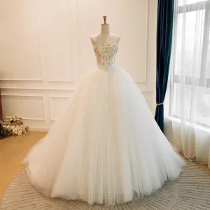 High End Enkla Vita Beading Rhinestone Paljetter Satin Bröllopsklänningar 2026 Balklänning Axelbandslös Ärmlös Halterneck Långa
