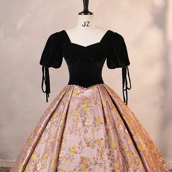 Vintage / Retro Black Embroidered Satin Prom Dresses 2023 Ball Gown Square Neckline Short Sleeve Backless Floor-Length / Long Prom Formal Dresses