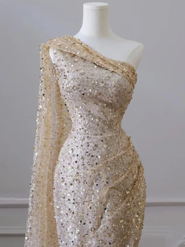Scintillantes Champagne Paillettes Perlage Fendue devant Robe De Soirée 2024 Trompette / Sirène Une épaule Sans Manches Dos Nu Train De Balayage Robe De Ceremonie