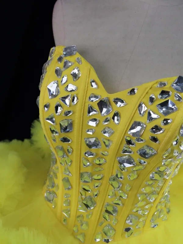 Seksowne Żółta Rhinestone Krótkie Kaskadowe Falbany Sukienki Na Impreze 2024 Suknia Balowa Bez Rękawów Bez Pleców Bez Ramiączek Sukienki Wizytowe