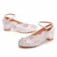 Chic Faux Diamant En Dentelle Fleur Blanche Talon Bas Chaussure De Mariée 2023 Bride Cheville 3 cm Talons Épais À Bout Pointu Chaussure De Mariée Talons Hauts