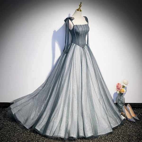 Élégant Gris Glitter Paillettes Perle Robe De Bal 2023 Princesse Bretelles Spaghetti Sans Manches Dos Nu Train De Balayage Promo Robe De Ceremonie