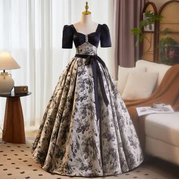 Élégant Noire Faux Diamant Impression Robe De Bal 2025 Robe Boule Encolure Carrée Manches Courtes Dos Nu Noeud Ceinture Longue Promo Robe De Ceremonie