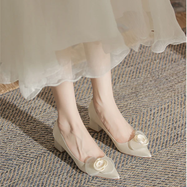 Elegante Ivory / Creme Ball Applikationen Pumps 2023 Satin 5 cm Thick Heels Spitzschuh Pumps Hochhackige