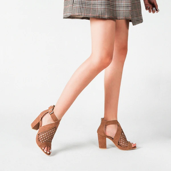 Romain Noire Vêtement de rue Été Percé Sandales Femme 2023 8 cm Talons Épais Peep Toes / Bout Ouvert Sandales Talons Hauts