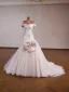 Klassisch High End Beige Blumen Satin Brautkleider / Hochzeitskleider 2026 Meerjungfrau Off Shoulder Ärmellos Rückenfreies Sweep / Pinsel Zug