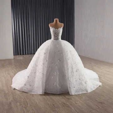 High End Witte Handgemaakt Kralen Parel Pailletten Quinceañera Trouwjurken 2025 Baljurk Strapless Mouwloos Ruglooze Chapel Train Tule