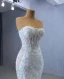 Glitzernden High End Weiß Handgefertigt Perlenstickerei Pailletten Brautkleider / Hochzeitskleider 2024 Meerjungfrau Off Shoulder 3/4 Ärmel Rückenfreies Hof-Schleppe Hochzeit