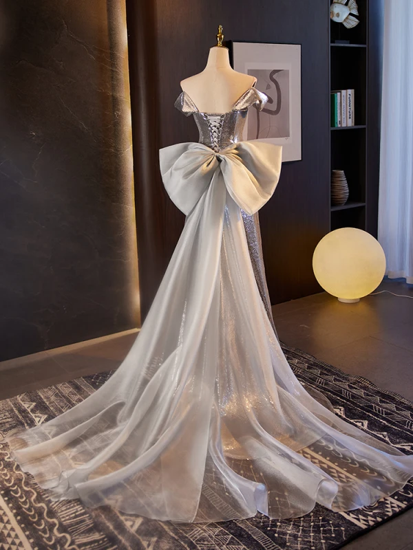 Glitzernden Mode Silber Pailletten Ballkleider 2024 A Linie Bandeau Ärmellos Rückenfreies Schleife Sweep / Pinsel Zug Ball Festliche Kleider