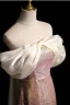 Glitzernden Rosa Pailletten Abendkleider 2024 Meerjungfrau Off Shoulder Schleife Ärmellos Rückenfreies Sweep / Pinsel Zug Abend Festliche Kleider