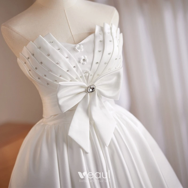 Charming White Rhinestone Bow Homecoming Graduation Dresses 2025 Ball Gown Strapless Sleeveless Backless Floor-Length / Long Formal Dresses