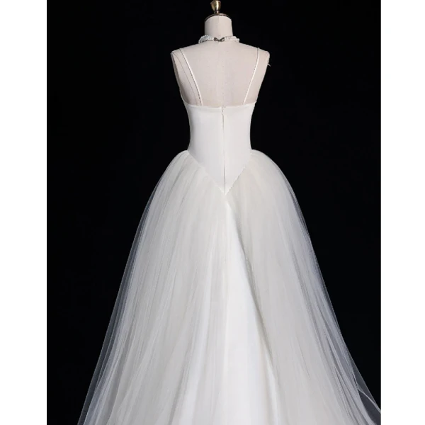 Audrey Hepburn-Stil Weiß Satin Brautkleider / Hochzeitskleider 2023 A Linie Spaghettiträger Ärmellos Rückenfreies Sweep / Pinsel Zug Hochzeit