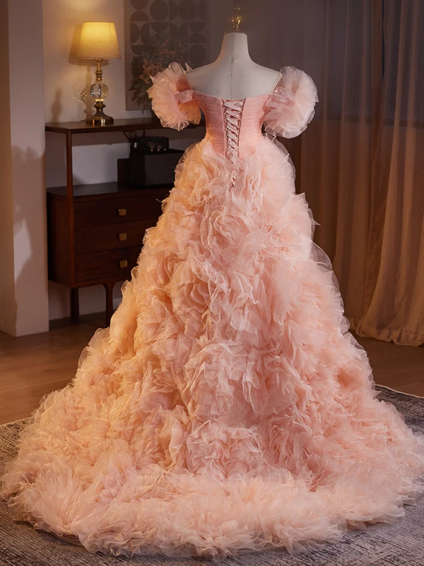 Charmant Rougissant Rose Volants en Cascade Robe De Bal 2024 Princesse De l'épaule Manches Courtes Dos Nu Train De Balayage Promo Robe De Ceremonie