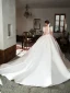 Vintage / Retro Modest / Simple Ivory Satin Wedding Dresses 2022 Ball Gown Scoop Neck Puffy Short Sleeve Pearl Royal Train Wedding