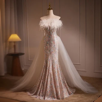 Luxe Champagne Perlage Paillettes Plumes Robe De Bal 2024 Trompette Sirène Bustier Sans Manches Dos Nu Train De Balayage Soirée Robe De Ceremonie