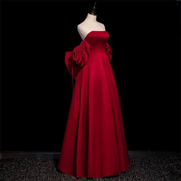 Chic / Beautiful Burgundy Satin Prom Dresses 2023 A-Line / Princess Strapless Short Sleeve Backless Bow Floor-Length / Long Prom Formal Dresses