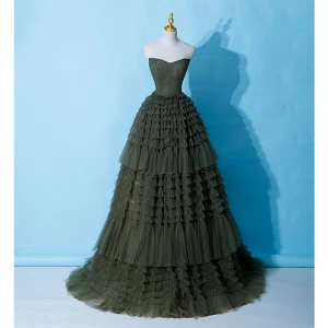 High End Mørk Grønn Gripende Ruffles Selskapskjoler 2023 Prinsesse Strapless Uten Ermer Ryggløse Feie Tog Aften Formelle Kjoler