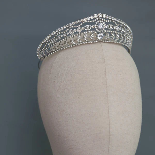 Charmant Argenté Faux Diamant Zircon Mariage Tiare 2022 Alliage Accessoire Cheveux Mariage Accessoire Cheveux Mariage Tiare