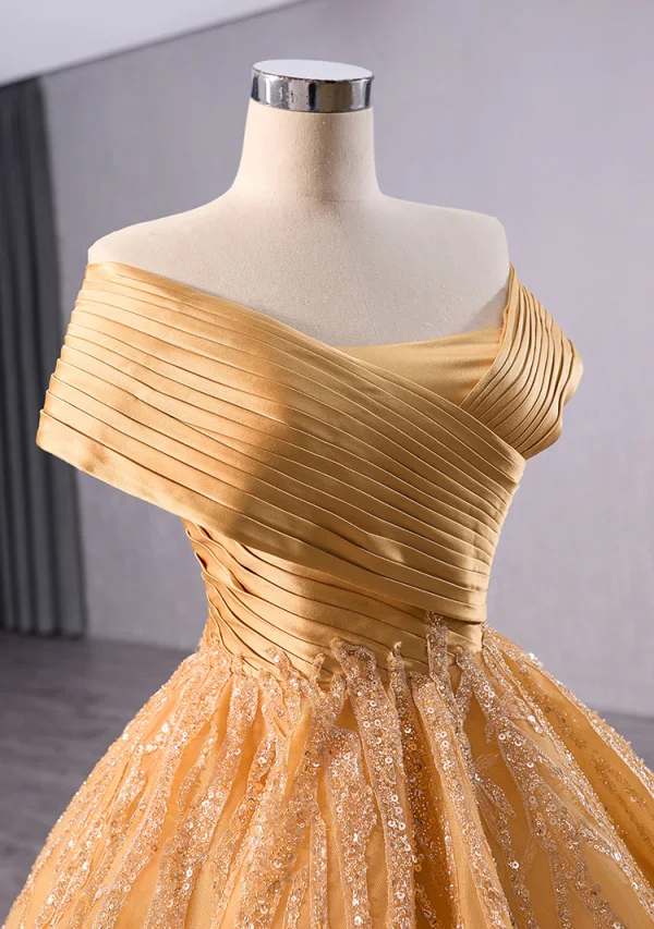 Elegant Gold Beading Sequins Prom Dresses 2024 Ball Gown Off-The-Shoulder Sleeveless Backless Sweep Train Prom Formal Dresses
