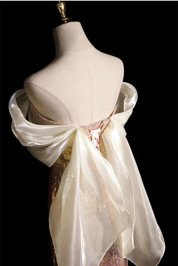 Glitzernden Rosa Pailletten Abendkleider 2024 Meerjungfrau Off Shoulder Schleife Ärmellos Rückenfreies Sweep / Pinsel Zug Abend Festliche Kleider