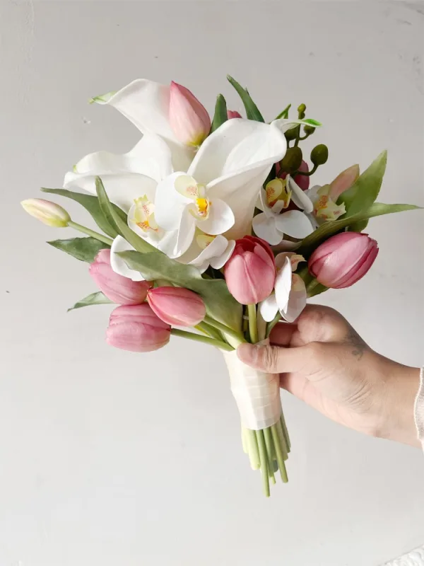 Snygga / Fina Rodnande Rosa Blomma Brudbukett 2025