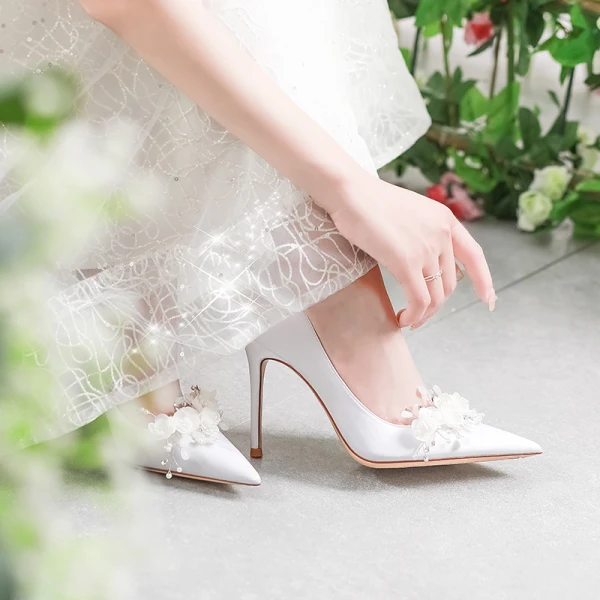 Charming White Pearl Appliques Wedding Shoes 2024 Leather 10 cm Stiletto Heels Pointed Toe Wedding Pumps High Heels