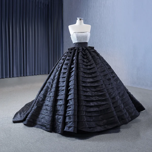 Charmant High End Schwarz Pailletten Fallende Rüsche Ballkleider 2023 Ballkleid Spaghettiträger Ärmellos Rückenfreies Sweep / Pinsel Zug Ball Festliche Kleider
