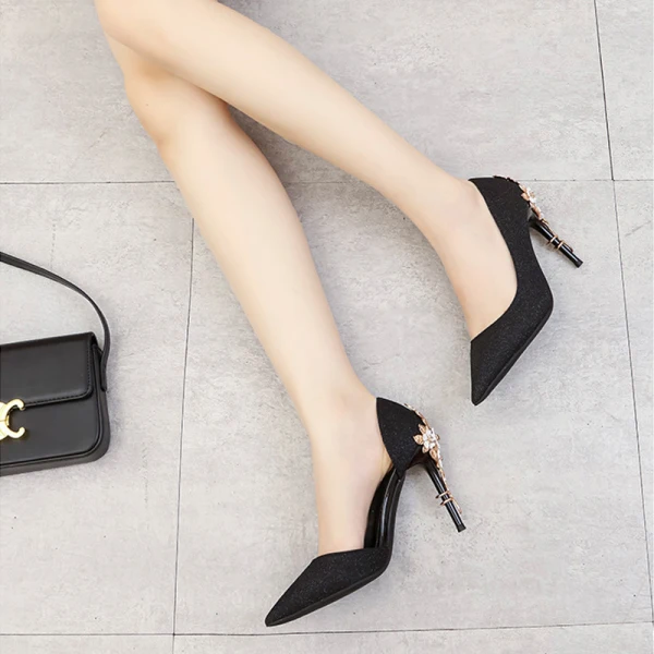 Charming Glitter White Wedding Shoes 2023 10 cm Stiletto Heels Pointed Toe Wedding High Heels