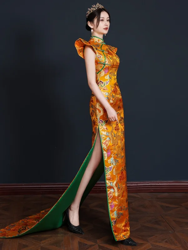 Chinese style Gold Embroidered Satin Split Front Evening Party Cheongsam 2024 Trumpet / Mermaid High Neck Cap Sleeves Sweep Train