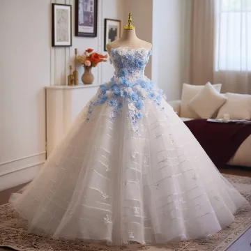Charmig High End Vita Handgjort Pärla Spets Blomma Appliqués Balklänningar 2025 Balklänning Axelbandslös Ärmlös Halterneck Svep Tåg