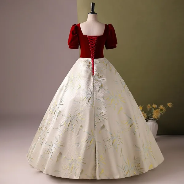 Elegant Burgundy Printing Prom Dresses 2024 Ball Gown Square Neckline Short Sleeve Backless Floor-Length / Long Prom Formal Dresses