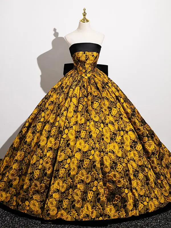 Vintage / Retro Black Gold Printing Prom Dresses 2025 Ball Gown Strapless Sleeveless Backless Bow Sweep Train Prom Formal Dresses