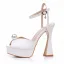 Elegante Weiß Perle Knöchelriemen Brautschuhe 2024 13 cm Thick Heels Peeptoes Hochzeit Hochhackige