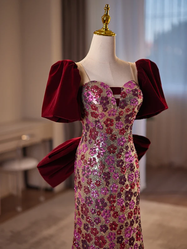 Scintillantes Bordeaux Paillettes Fleur Robe De Bal 2024 Trompette / Sirène Encolure Carrée Manches Courtes Dos Nu Noeud Train De Balayage Promo Robe De Ceremonie