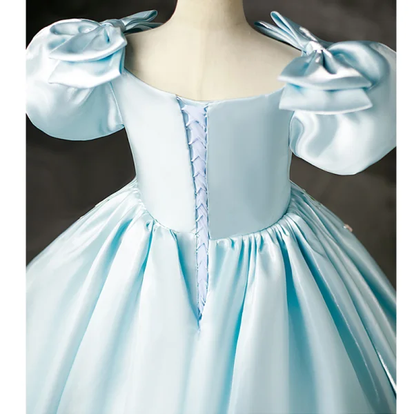 Élégant Bleu Ciel Perlage Perle Appliques Anniversaire Robe Ceremonie Fille 2022 Robe Boule Satin Encolure Carrée Gonflée Manches Courtes Dos Nu Noeud Longue Robe Ceremonie Fille