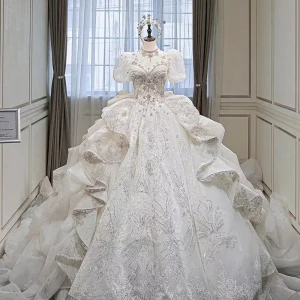Luxus Herrlich Charmant Ivory Creme Perlenstickerei Perle Strass Star Pailletten Brautkleider Hochzeitskleider 2022 Ballkleid Stehkragen Fallende Rüsche Kurze Ärmel Königliche Schleppe