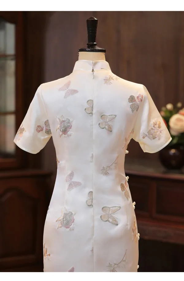 Chinese style White Butterfly Embroidered Cheongsam 2026 Trumpet / Mermaid High Neck Short Sleeve Tea-length